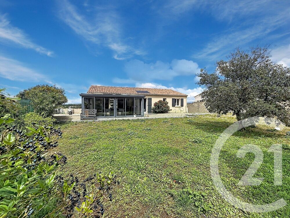 Découvrez cette agréable villa de plain-pied construite ....