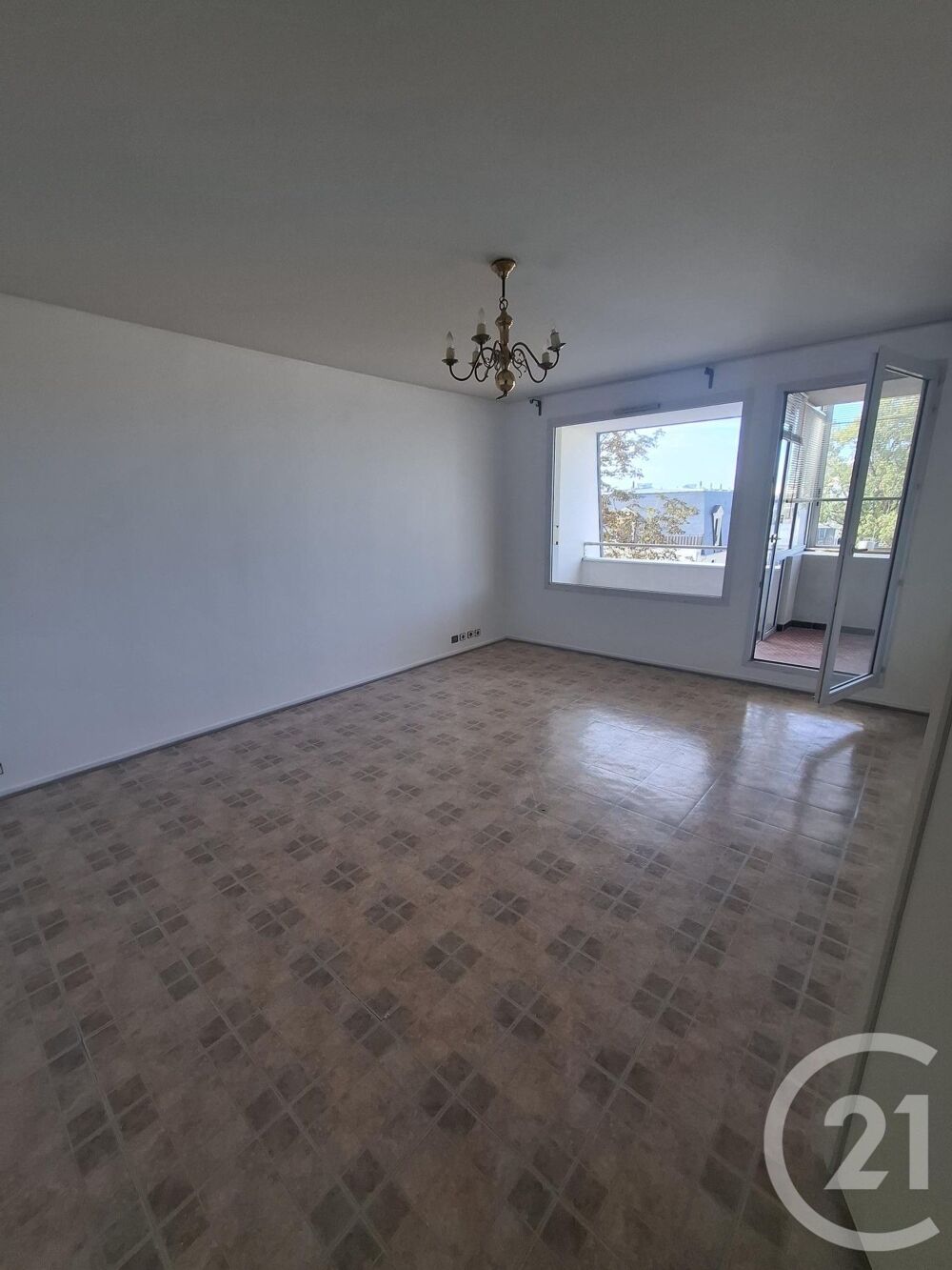location Appartement - 2 pièce(s) - 51 m² Viry-Châtillon (91170)