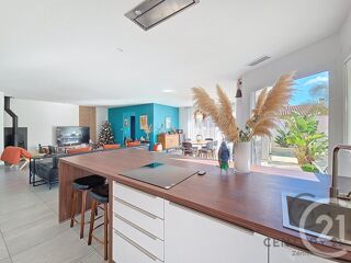  Maison  vendre 7 pices 210 m