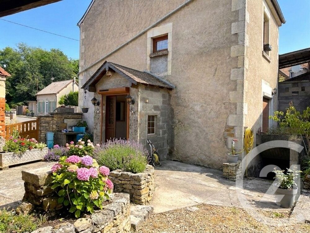 Située au c½ur du village de NARCY, cette maison de 3 pi....