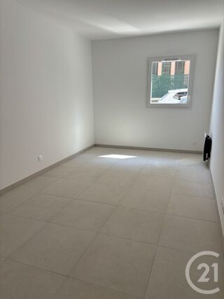  Appartement à louer 2 pièces 62 m²