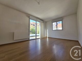  Appartement à louer 3 pièces 65 m²