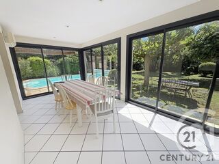  Maison à louer 6 pièces 205 m²