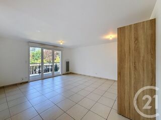  Appartement à louer 3 pièces 68 m²