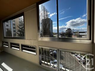  Appartement à louer 4 pièces 80 m²