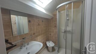  Appartement à louer 3 pièces 74 m²