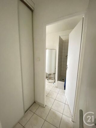  Appartement à louer 1 pièce 25 m²