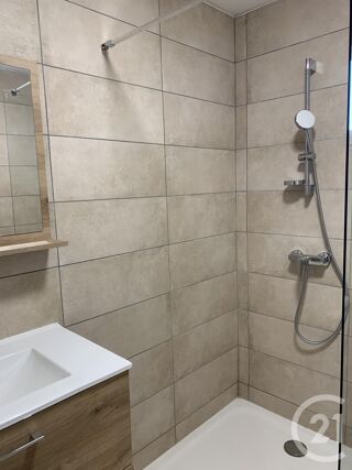  Appartement à louer 3 pièces 55 m²