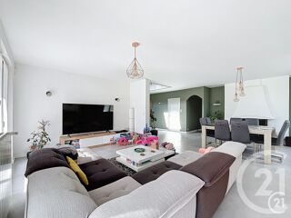  Maison � vendre 6 pi�ces 205 m�
