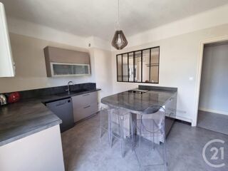  Appartement à louer 4 pièces 110 m²