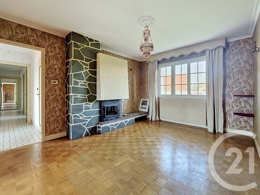 VARENNES SUR ALLIER - Maison élevée sur sous-sol, compos....