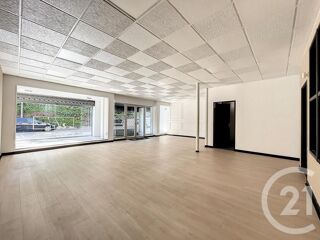  Appartement à louer 3 pièces 127 m²