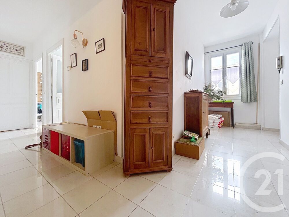 Très bel appartement traversant avec une situation centr....