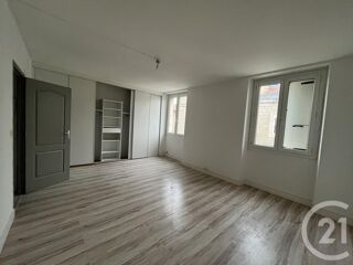  Appartement à louer 4 pièces 94 m²