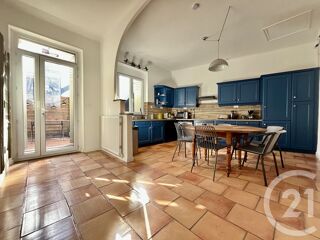 Appartement à louer 4 pièces 114 m²