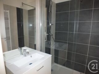  Appartement à louer 3 pièces 73 m²