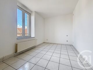  Appartement à louer 4 pièces 78 m²