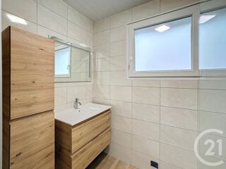  Appartement à louer 4 pièces 76 m²