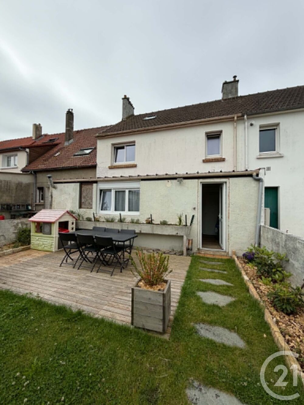 SAINT MARTIN BOULOGNE Cette agréable maison mit....