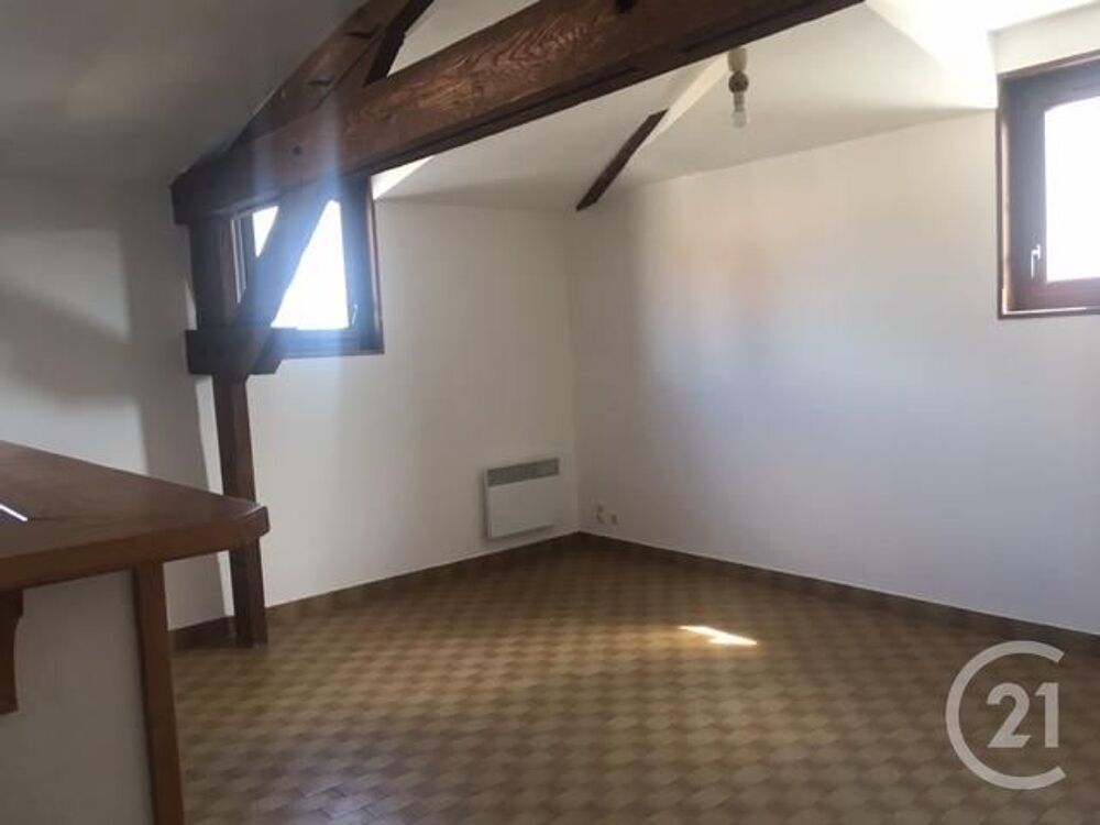 Appartement rénové au centre de Mussidan, proche des hal....