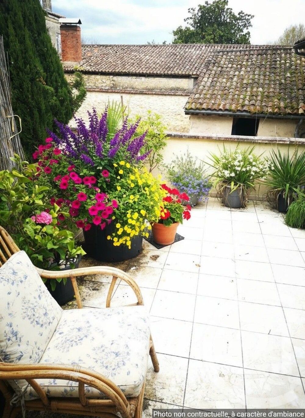 ***INVESTISSEUR*** T3 VENDU LOUÉ EN PLEIN CENTRE, AVEC T....