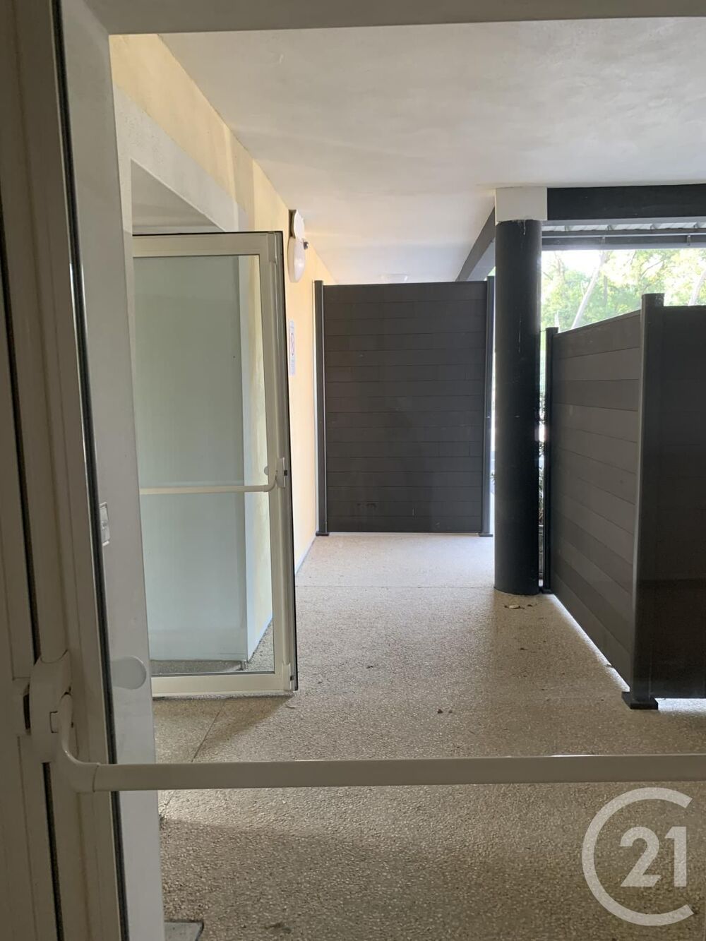 location Appartement - 3 pièce(s) - 55 m² Cornillon (30630)