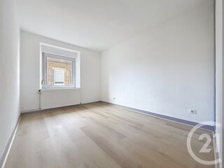  Appartement à louer 4 pièces 63 m²