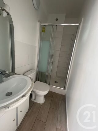  Appartement à louer 4 pièces 74 m²