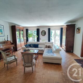  Maison � vendre 9 pi�ces 220 m�