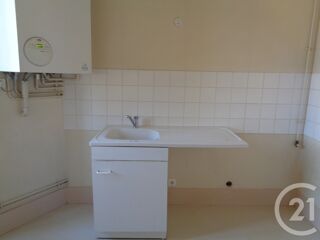  Appartement à louer 3 pièces 80 m²