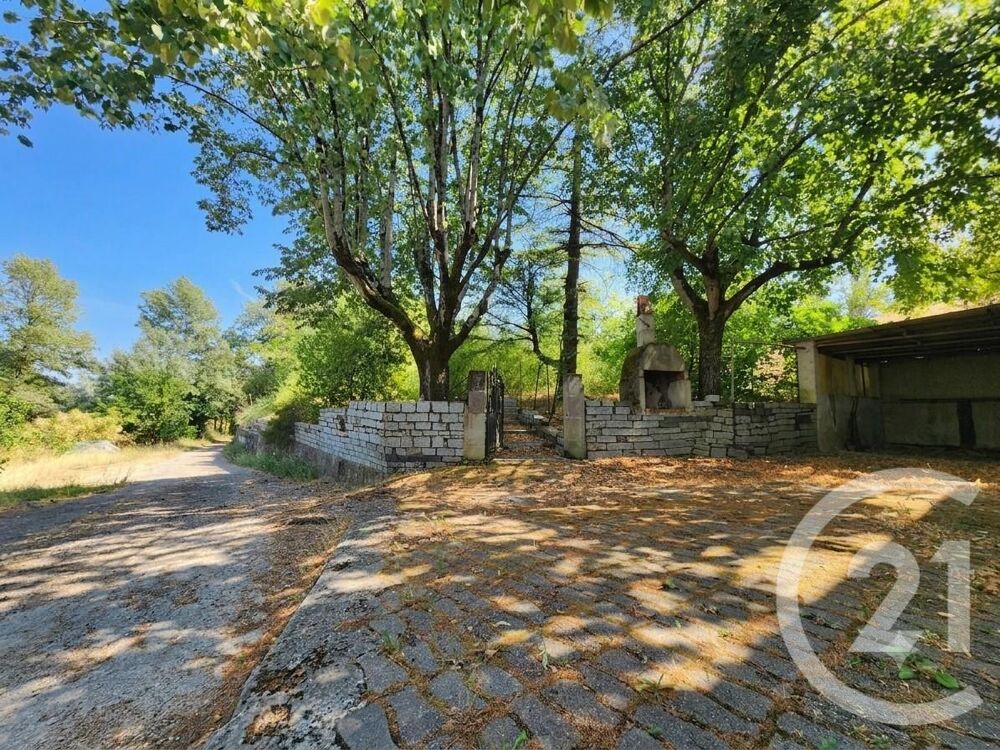 Située sur un secteur recherché de Castres, cette spacie....