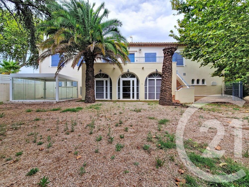 GRIMAUD AUX PORTES DE SAINT-TROPEZ ENSEMBLE IMMOBILIER....