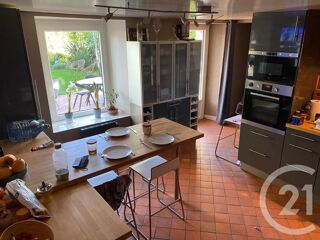  Maison à louer 6 pièces 146 m²