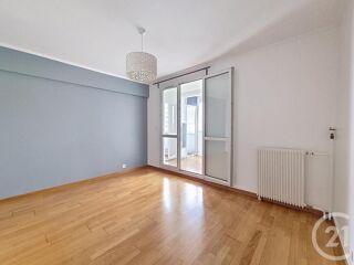  Appartement  vendre 4 pices 82 m