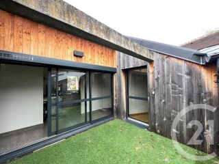  Appartement � louer 4 pi�ces 109 m�