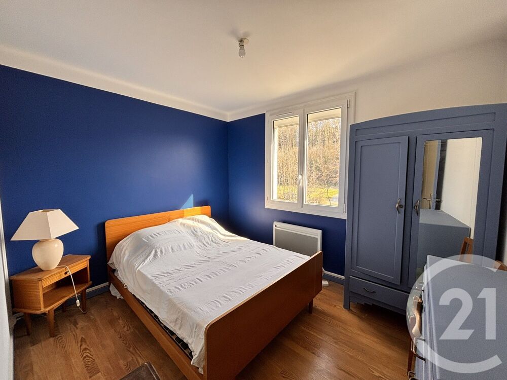 Nichée au c½ur de Chalabre, cette maison entièrement rén....