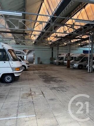  Immeuble à vendre 3200 m²