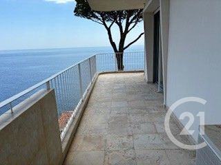  Appartement à louer 3 pièces 124 m²
