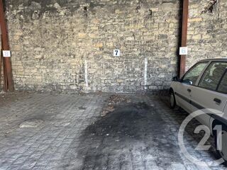  Parking / Garage à louer 10 m²
