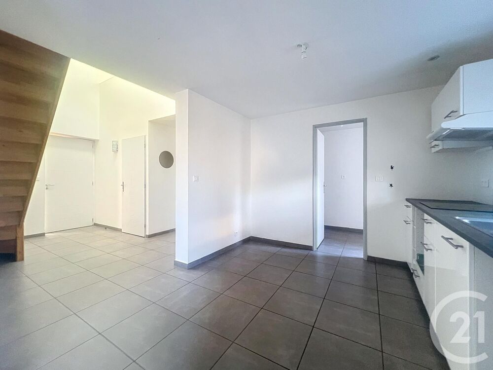 location Maison - 4 pièce(s) - 145 m² Lissac (09700)