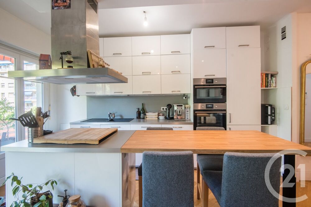 NICE RIQUIER: 3 pièces de 61 m² entièrement rénové avec....