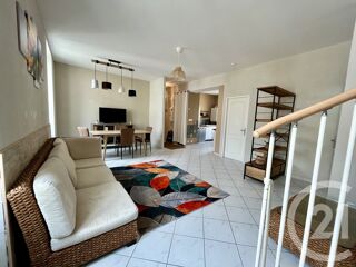  Appartement à louer 4 pièces 79 m²