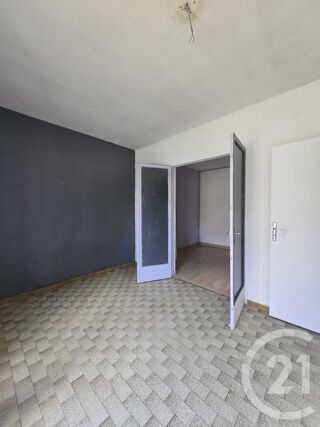  Maison  vendre 15 + pices 590 m