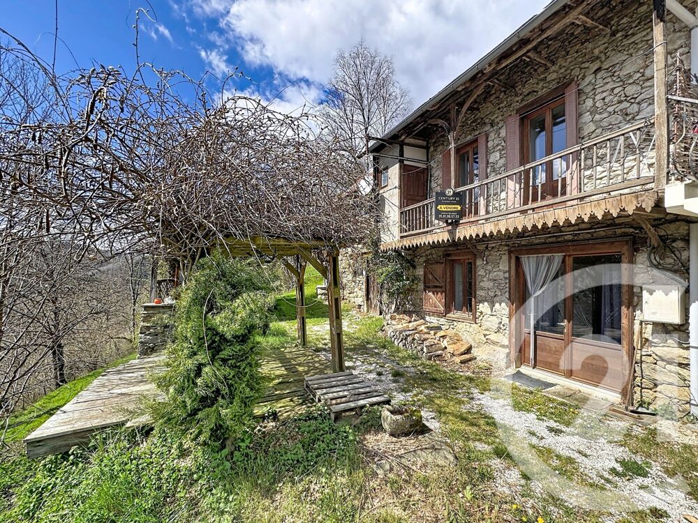 Située sur la commune de Biert (09320), cette maison en ....