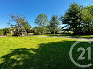  Maison  vendre 7 pices 739 m