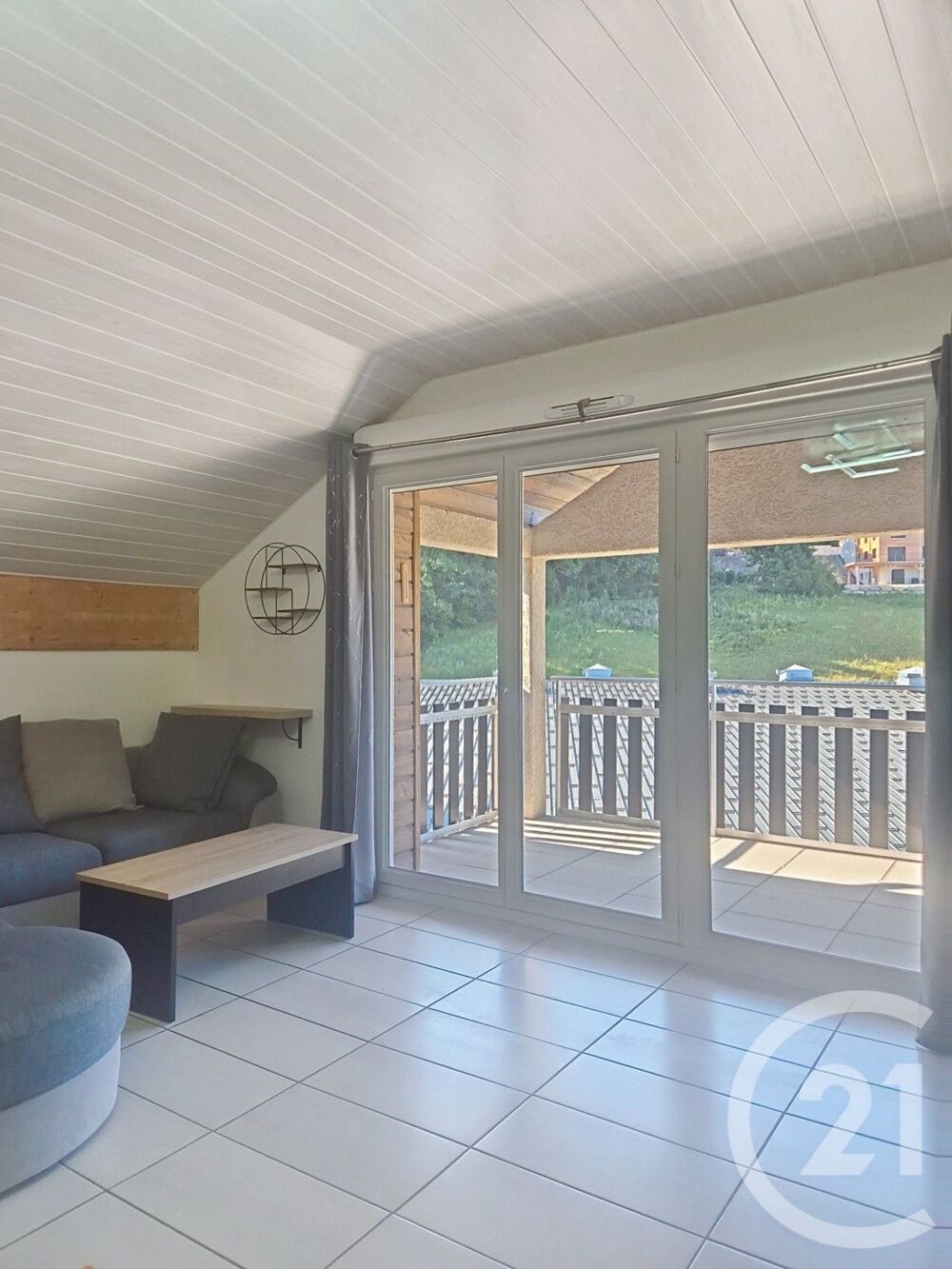location Appartement - 4 pièce(s) - 93 m² Les Rousses (39220)