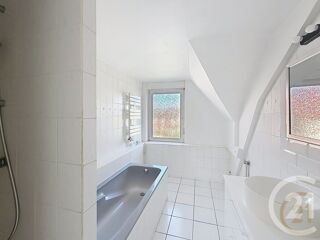  Appartement à louer 3 pièces 85 m²