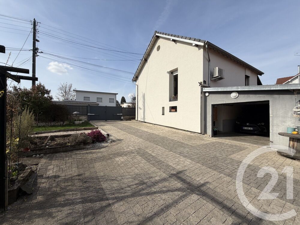 Laissez-vous séduire par cette ravissante maison de 95 m....