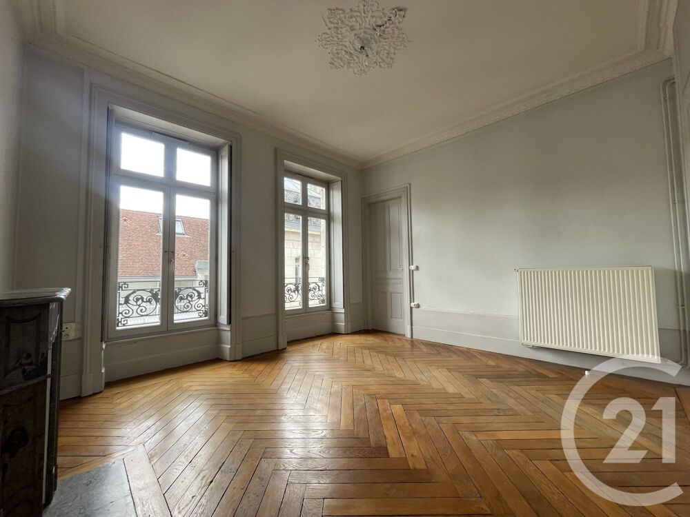 CENTURY 21 CHAPRAIS IMMOBILIER vous propose un apparteme....