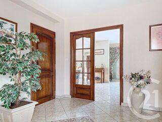  Maison � vendre 8 pi�ces 243 m� Redon